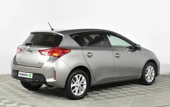 Toyota Auris 1.60 вариатор, фото №1