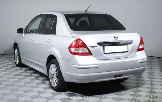 Nissan Tiida 1.60 автомат, фото №1