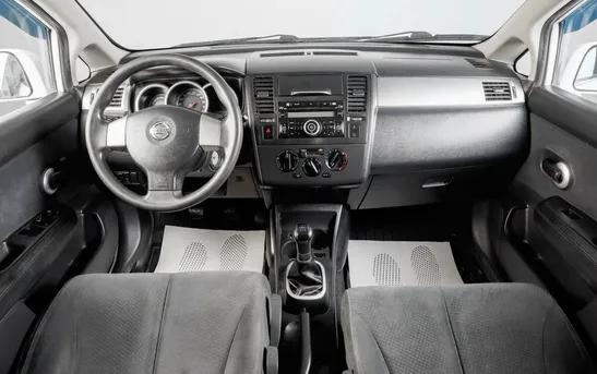 Nissan Tiida 1.60 механика, фото №1