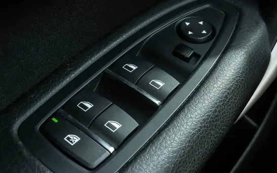 BMW 1 серии 1.50 автомат, фото №1