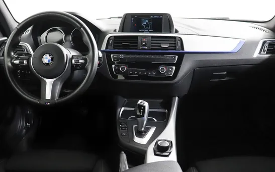 BMW 1 серии 1.50 автомат, фото №1