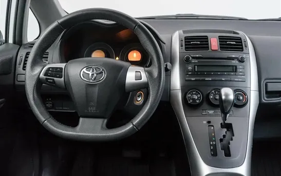 Toyota Auris 1.60 автомат, фото №1