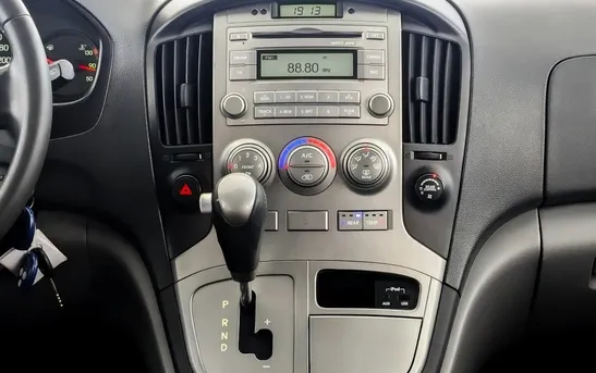 Hyundai H-1 2.50 автомат, фото №1