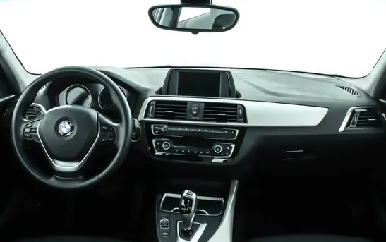 BMW 1 серии 1.50 автомат, фото №1