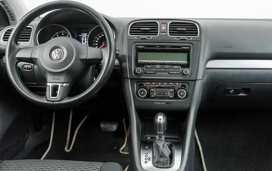Volkswagen Golf 1.60 робот, фото №1
