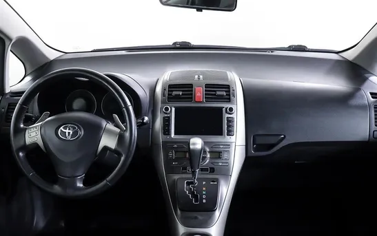 Toyota Auris 1.60 робот, фото №1