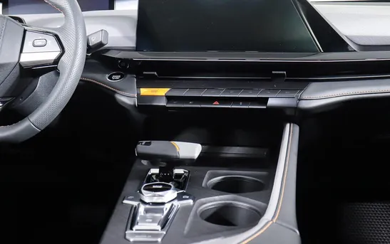 Changan UNI-V 1.50 робот, фото №1