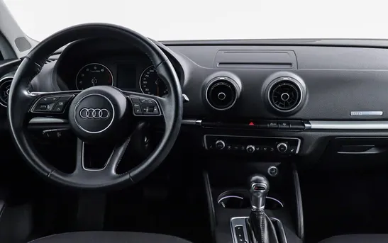 Audi A3 1.50 робот, фото №1