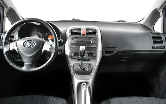 Toyota Auris 1.60 робот, фото №1