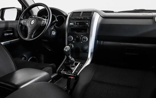 Suzuki Grand Vitara 2.00 механика, фото №1
