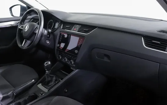 Skoda Octavia 1.60 механика, фото №1