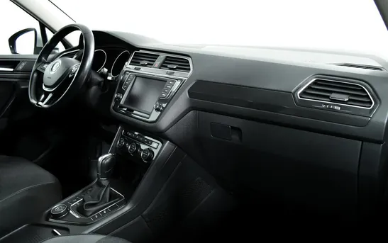 Volkswagen Tiguan 2.00 робот, фото №1