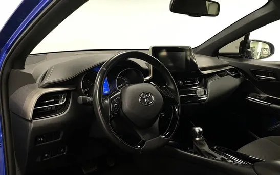 Toyota C-HR 2.00 вариатор, фото №1