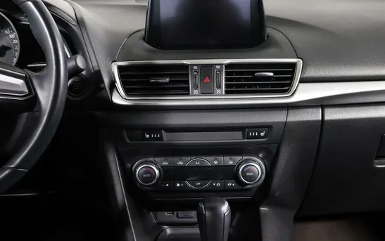 Mazda 3 1.50 автомат, фото №1