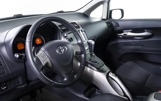 Toyota Auris 1.60 робот, фото №1