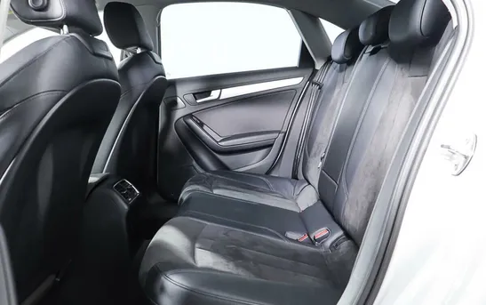 Audi A4 2.00 робот, фото №1