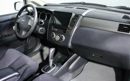 Nissan Tiida 1.60 автомат, фото №1