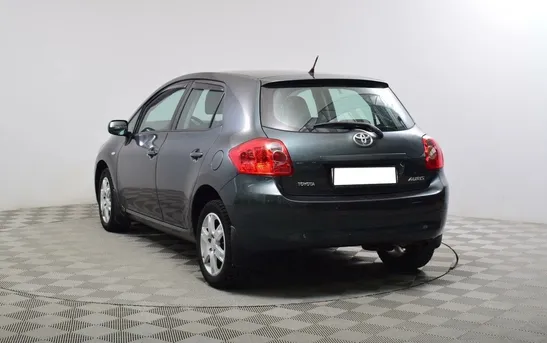 Toyota Auris 1.60 механика, фото №1