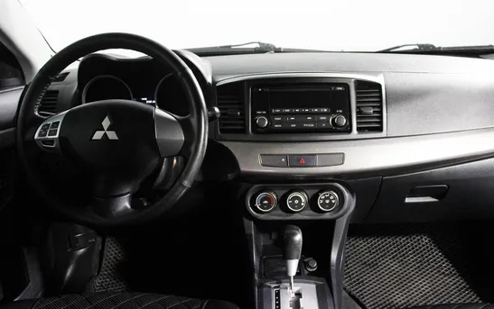 Mitsubishi Lancer 1.60 автомат, фото №1