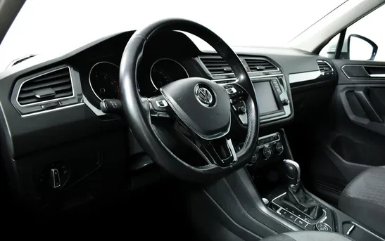 Volkswagen Tiguan 2.00 робот, фото №1