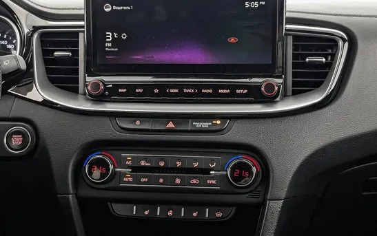 Kia Ceed 1.50 робот, фото №1