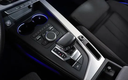 Audi A4 2.00 робот, фото №1