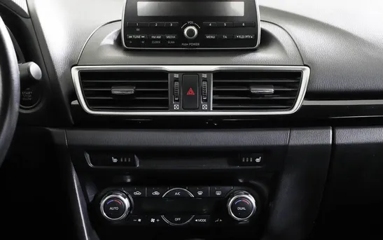 Mazda 3 1.50 автомат, фото №1