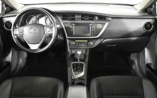 Toyota Auris 1.60 вариатор, фото №1