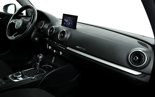 Audi A3 1.50 робот, фото №1