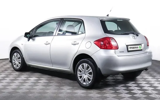 Toyota Auris 1.40 механика, фото №1