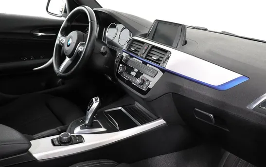 BMW 1 серии 1.50 автомат, фото №1