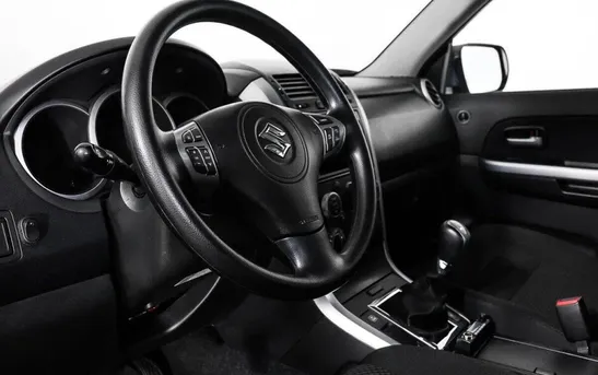 Suzuki Grand Vitara 2.00 механика, фото №1