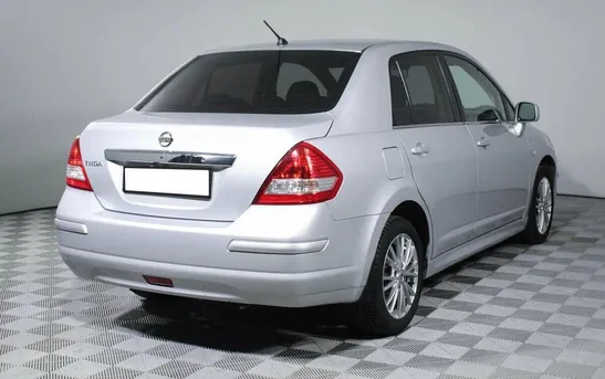 Nissan Tiida 1.60 автомат, фото №1