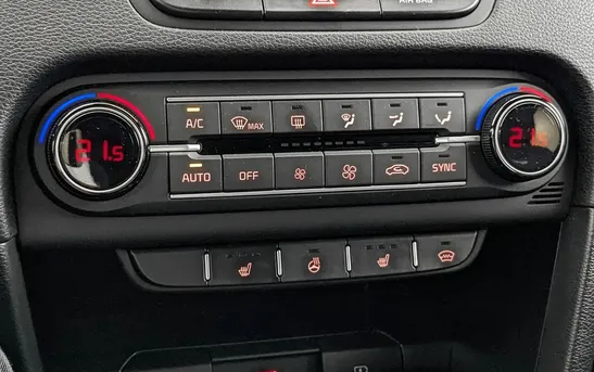 Kia Ceed 1.50 робот, фото №1