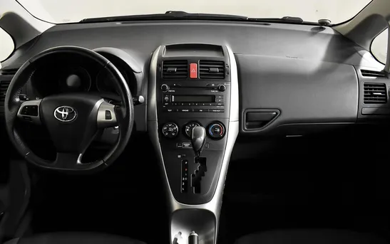 Toyota Auris 1.60 автомат, фото №1