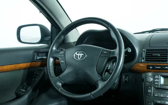 Toyota Avensis 2.00 автомат, фото №1