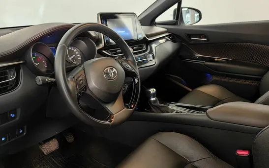 Toyota C-HR 1.20 вариатор, фото №1