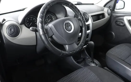 Renault Logan 1.60 автомат, фото №1