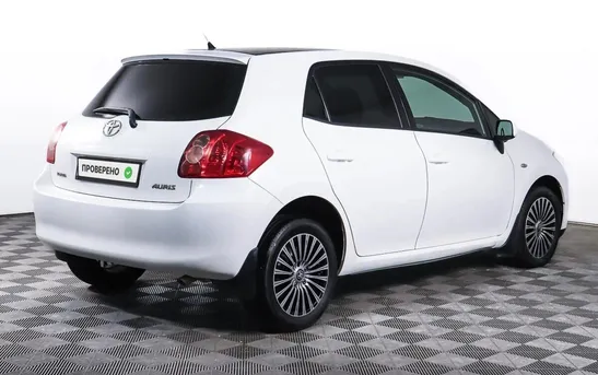 Toyota Auris 1.60 механика, фото №1