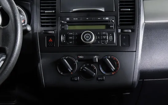 Nissan Tiida 1.60 автомат, фото №1