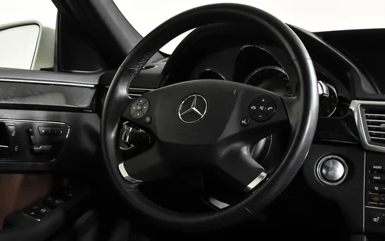 Mercedes-Benz E-Класс 3.50 автомат, фото №1