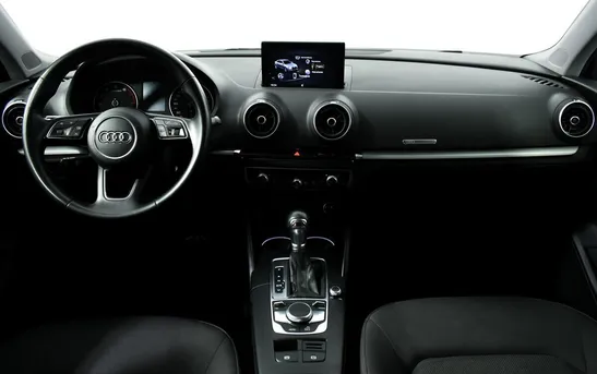 Audi A3 1.50 робот, фото №1