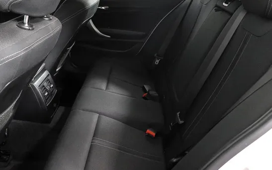 BMW 1 серии 1.50 автомат, фото №1