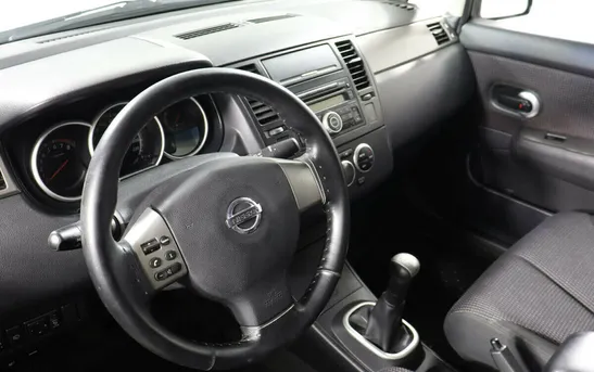 Nissan Tiida 1.60 механика, фото №1