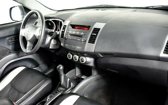 Mitsubishi Outlander 2.40 механика, фото №1