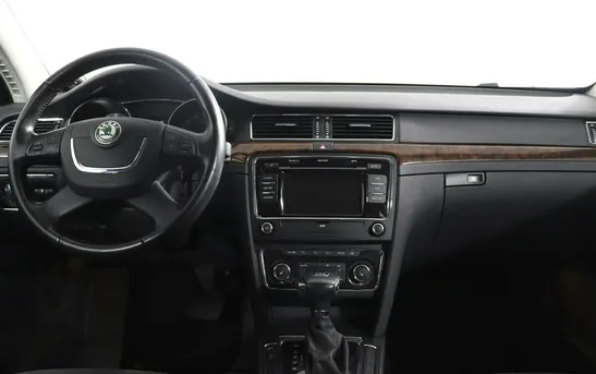 Skoda Superb 2.00 робот, фото №1