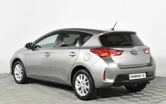 Toyota Auris 1.60 вариатор, фото №1