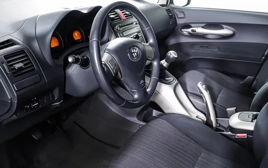 Toyota Auris 1.60 механика, фото №1