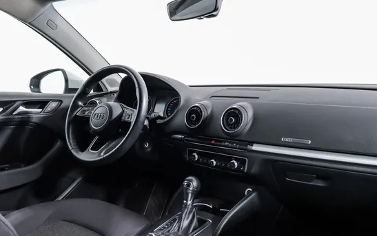 Audi A3 1.50 робот, фото №1