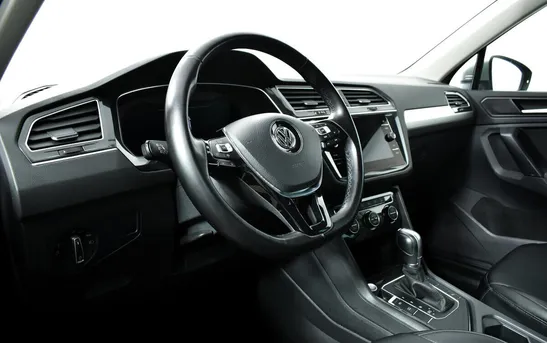 Volkswagen Tiguan 1.50 робот, фото №1